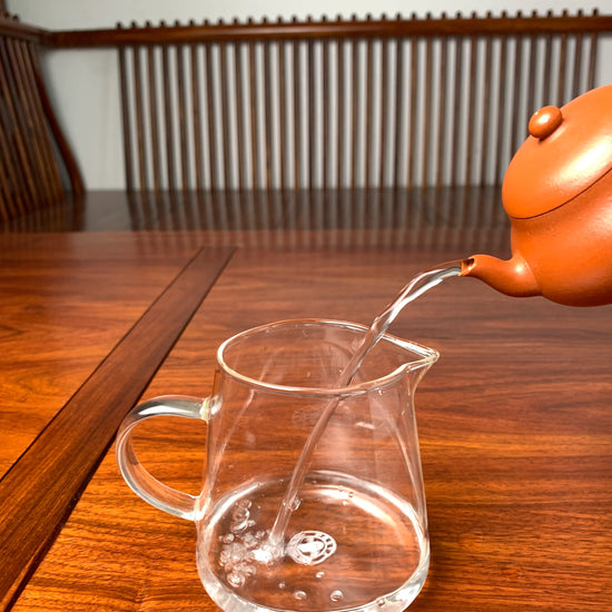 The good pour of the teapot