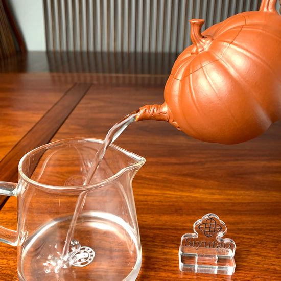 the pour of the teapot is excellent