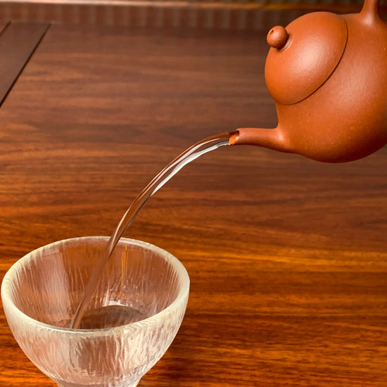 the excellent pour of the li xing yixing teapot