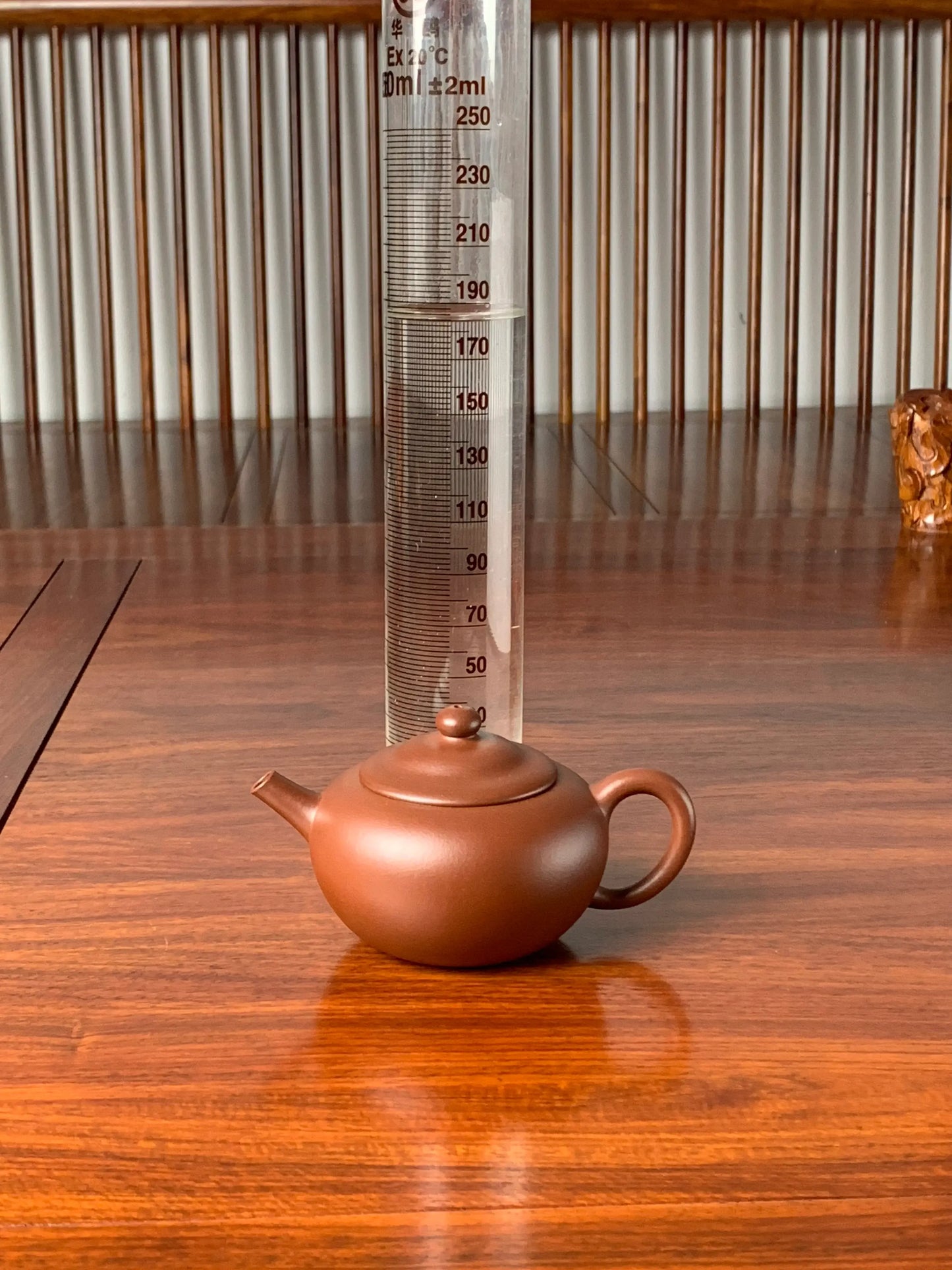 the capacity of the yixing teapot is 185ml