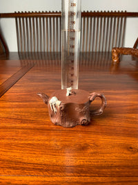 the capacity of this collectible teapot is 175ml