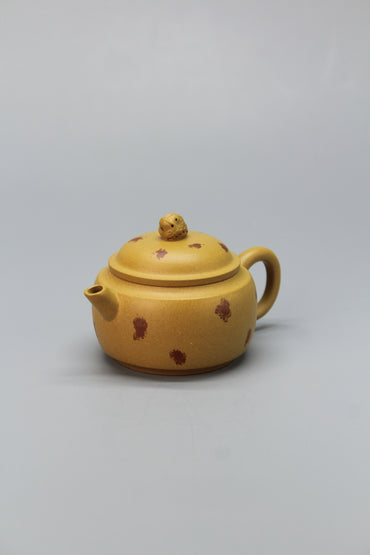 A cute small teapot for one right