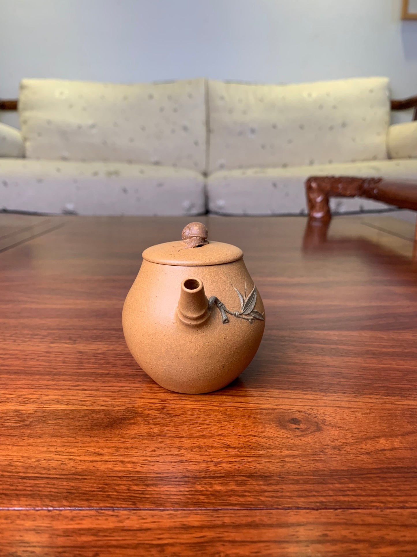 Handmade pottery teapot snail teapot fully handmade mouth