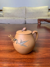 Handmade pottery teapot snail teapot fully handmade detail