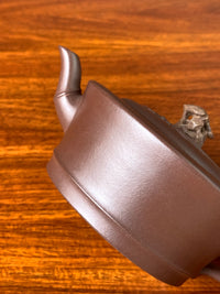 Top-down view highlighting the excellent workmanship on the teapot body