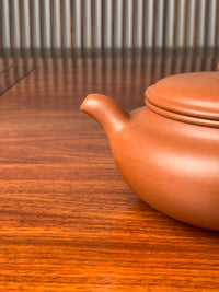 the spout of the yixing zisha clay teapot bian fu