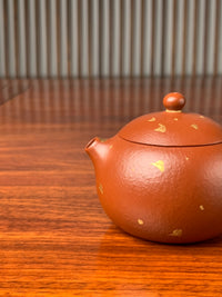 spout of the xishi yixing teapot