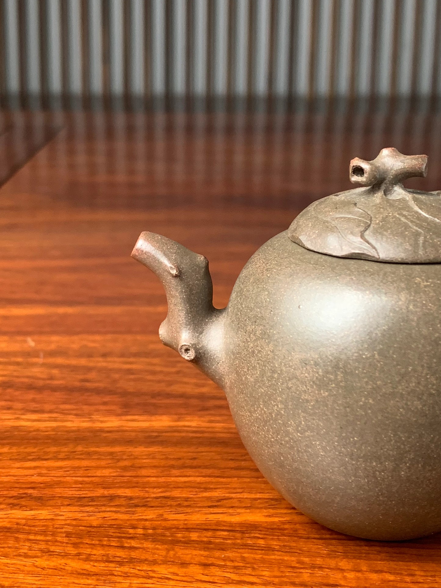 the spout of the yixing teapot handmade 