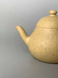 the spout of the yixing teapot