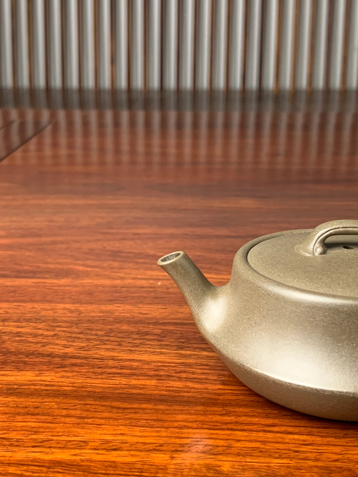 the spout of the teapot artwork ru yi