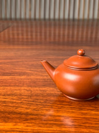 the spout of the small yixing teapot shui ping