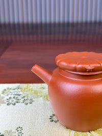 the spout of the handmade yixing teapot jun hat