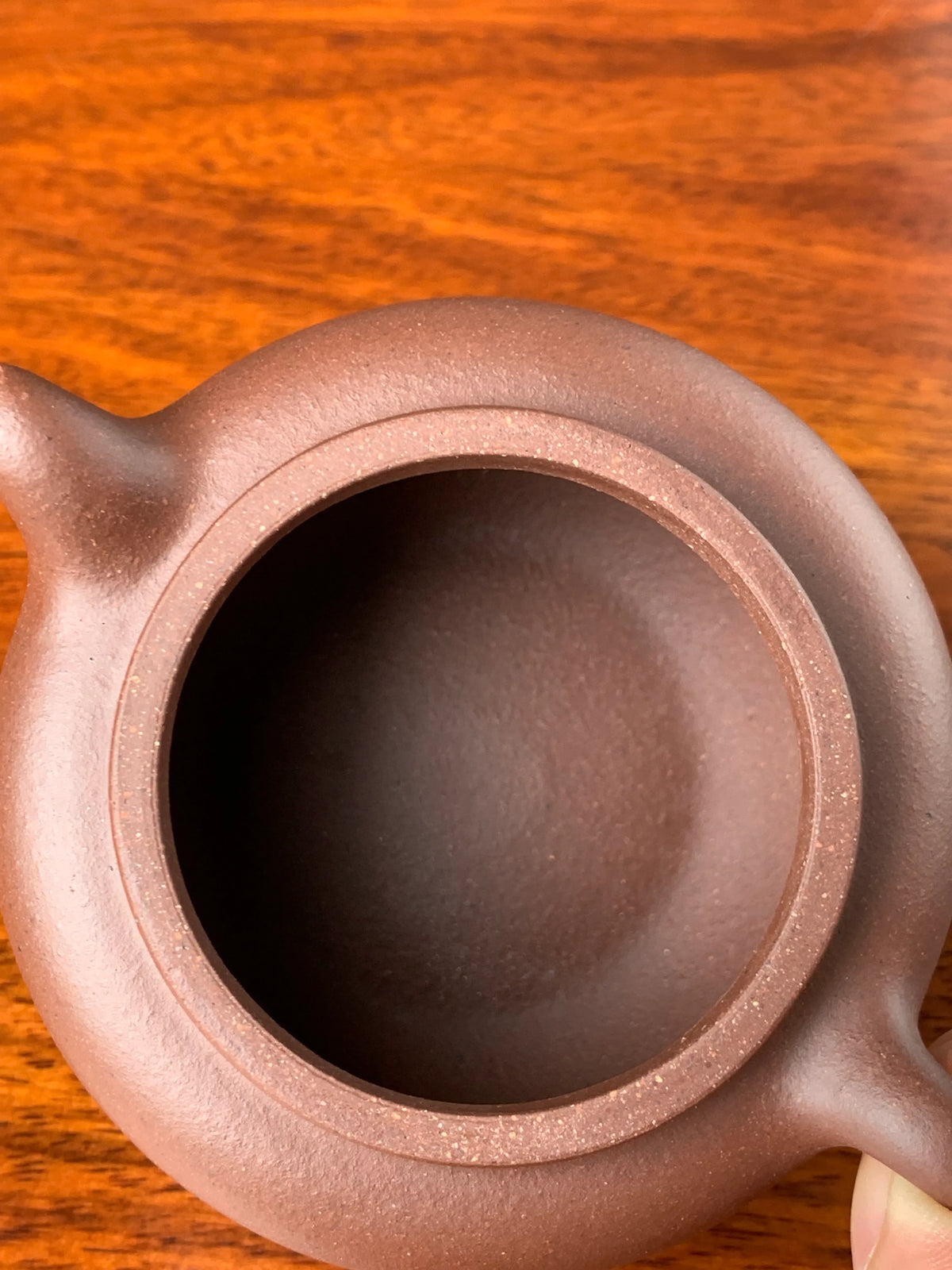 the teapot mouth of the handmade yixing zisha clay teapot