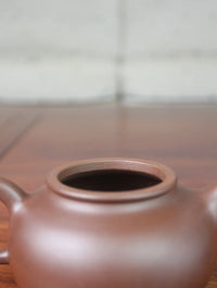 the detail of zisha teapot rong tian