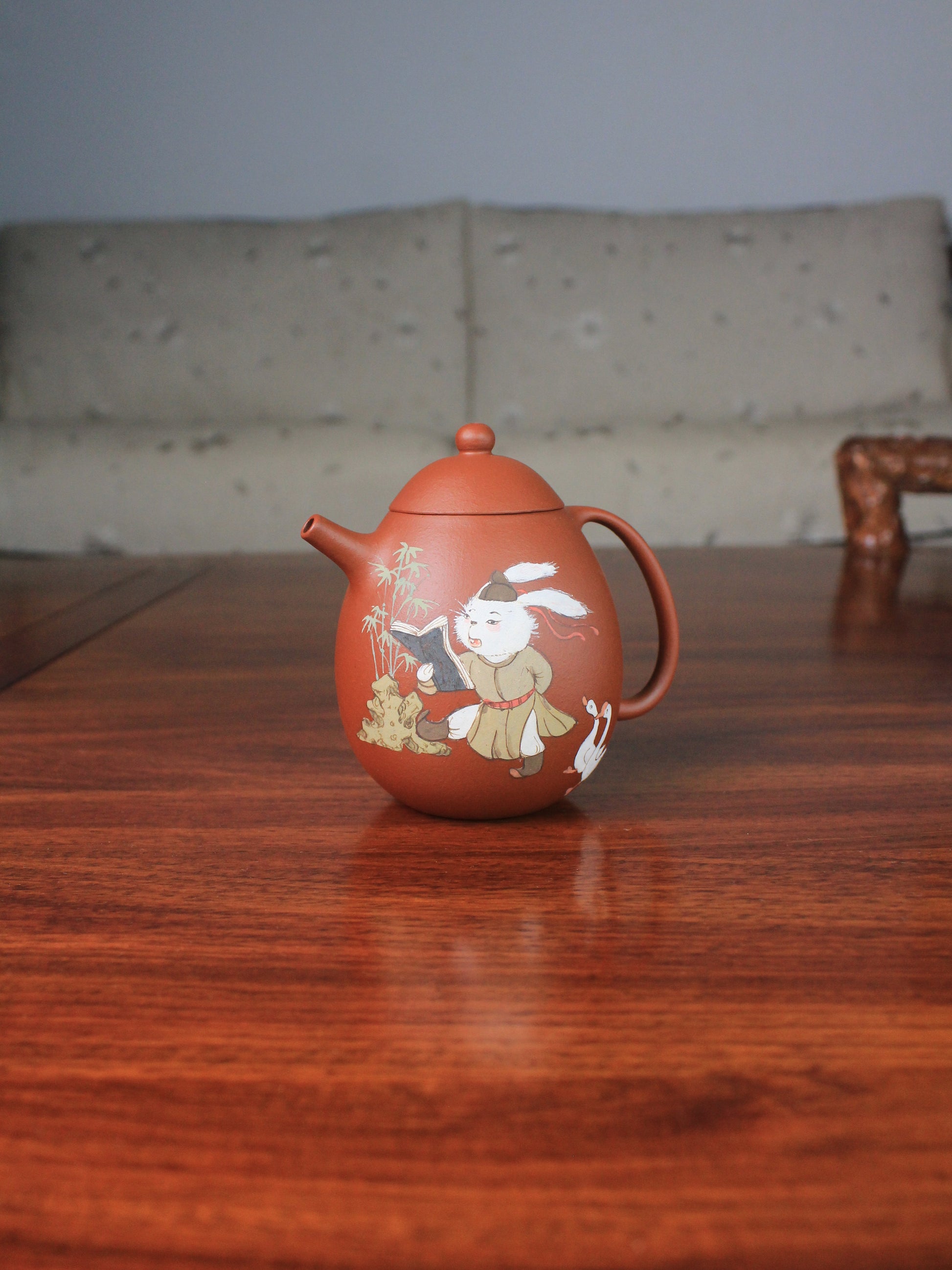 Right view of the Teapot artwork named rabbit