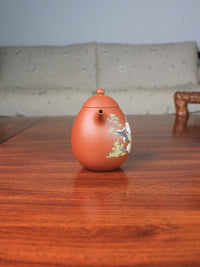 Front view of the Teapot artwork named rabbit on the table