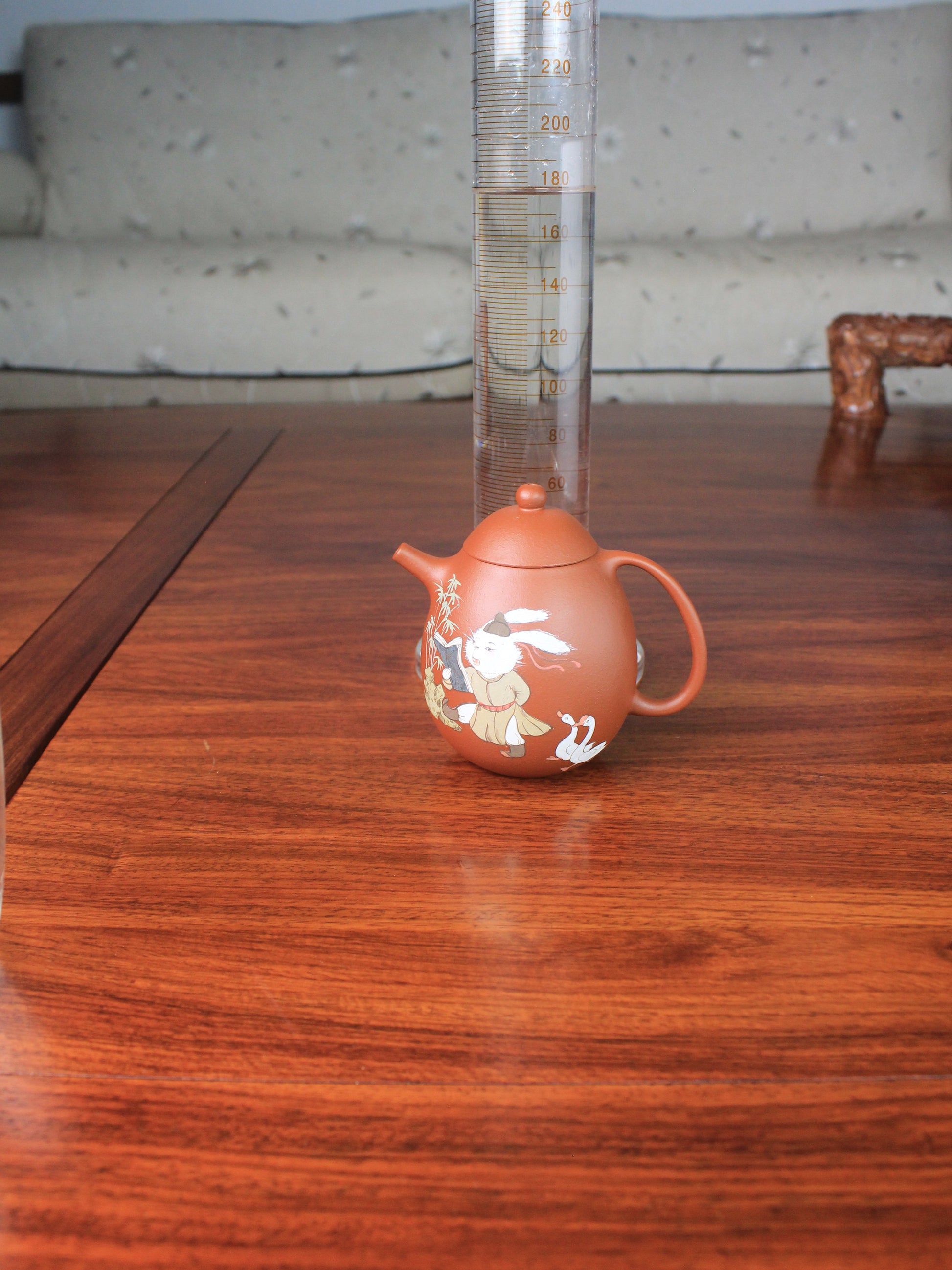 Size of the teapot artwork named rabbit 