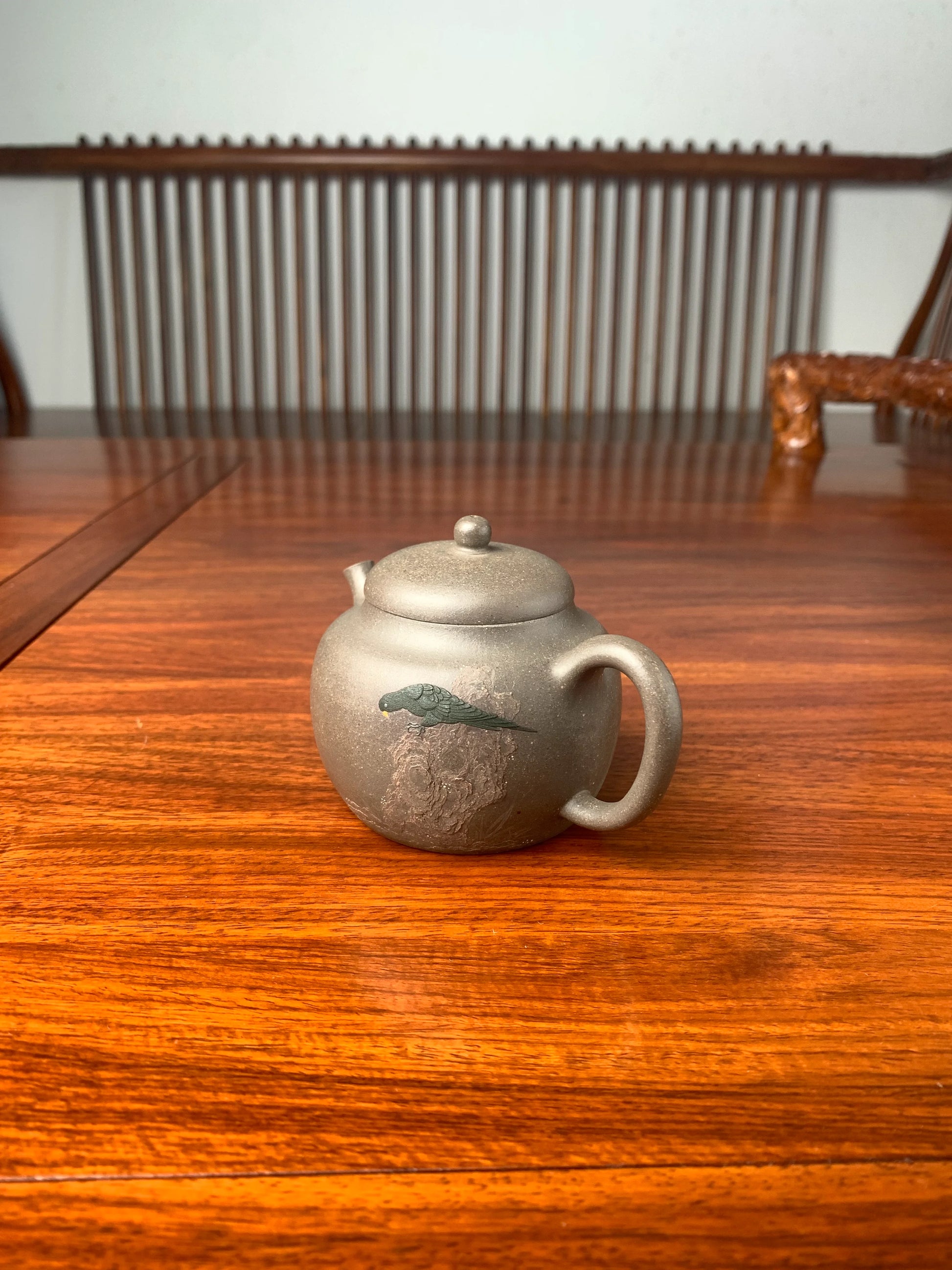 the right view of the teapot artwork on the table