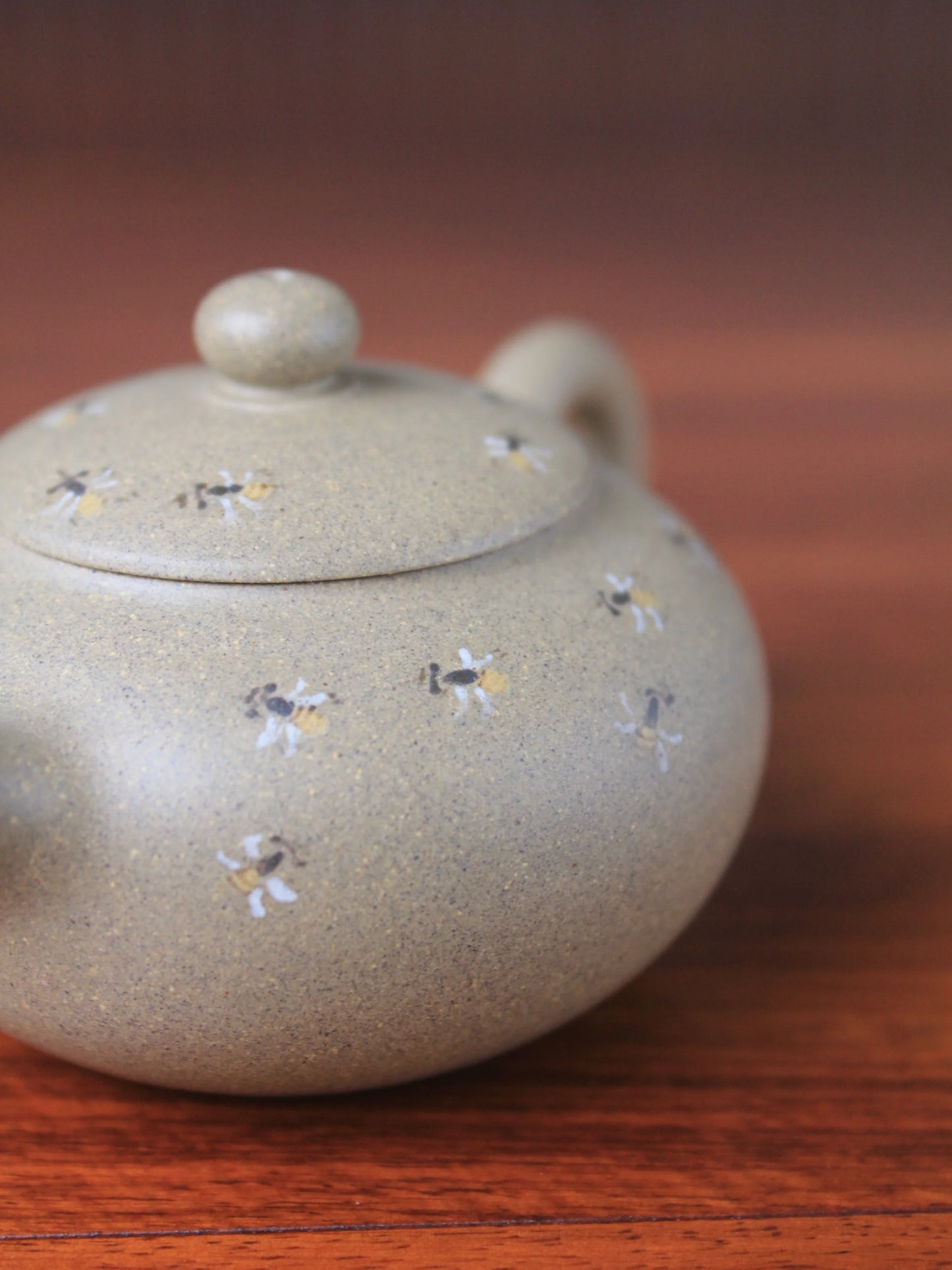 the teapot body of the small yixing zisha teapot