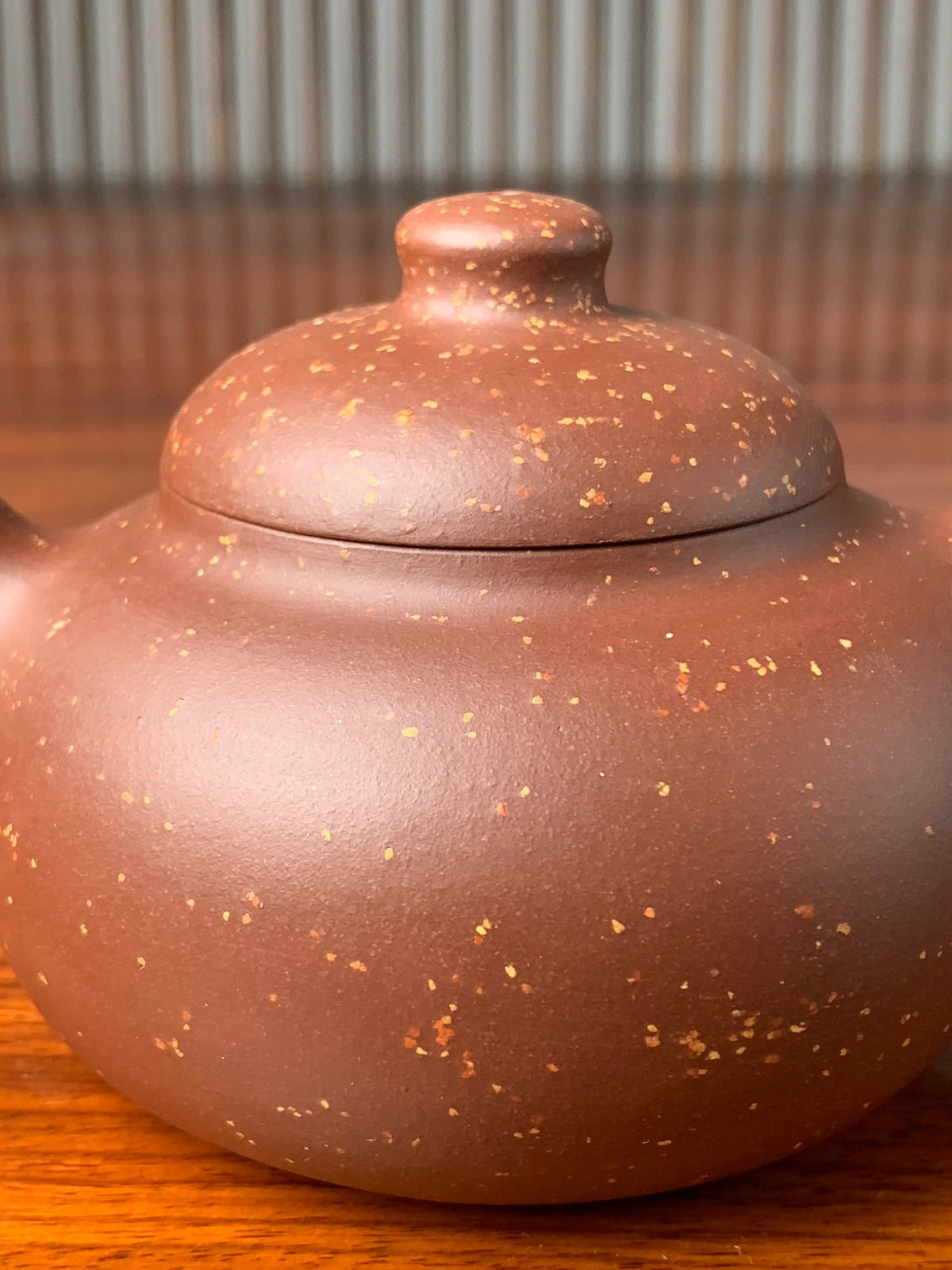the teapot body of the yixing zisha clay teapot named you de