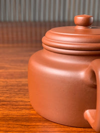 the teapot body of the collectible teapot de zhong
