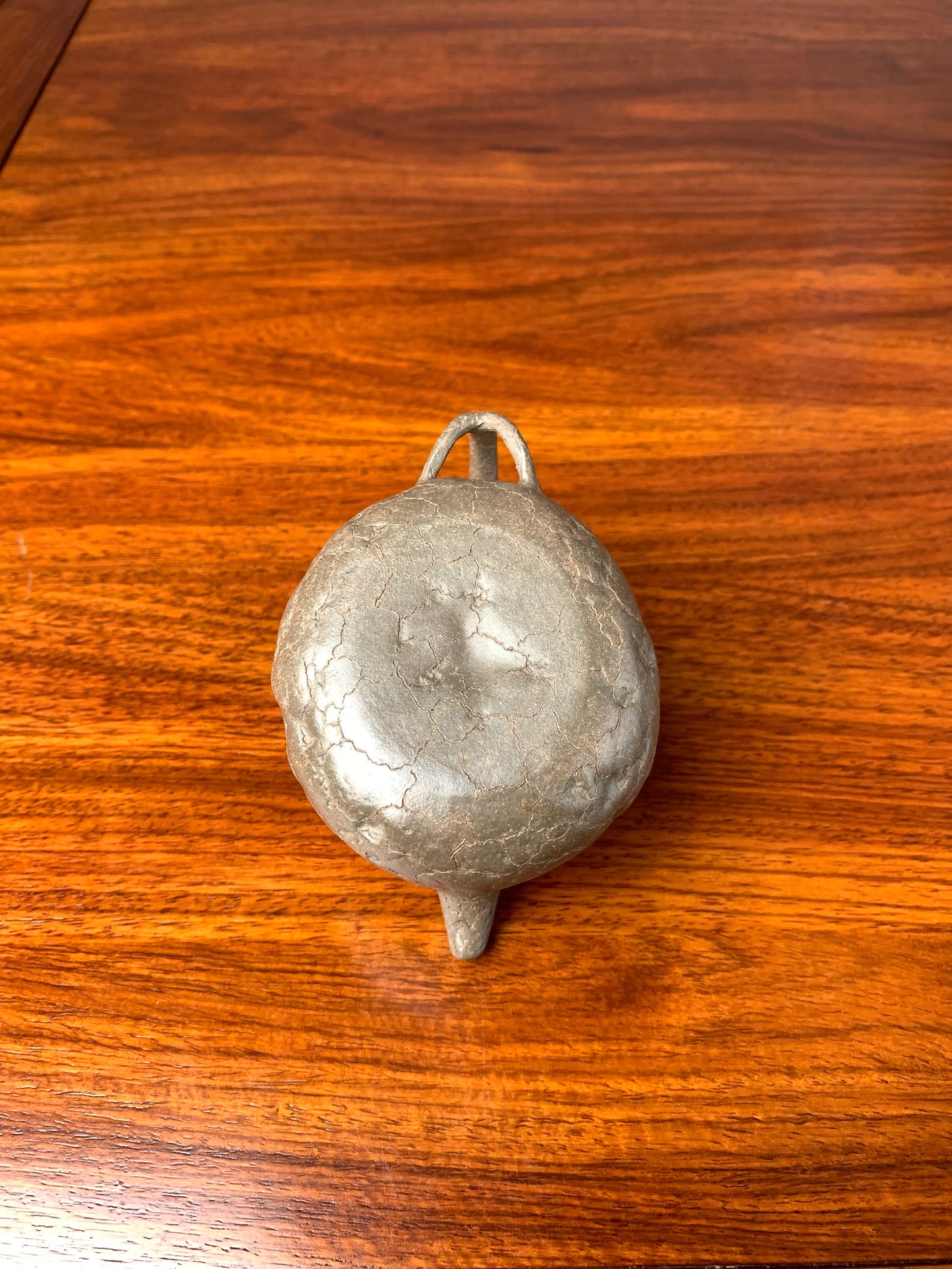Photo of the collectible teapot bottom