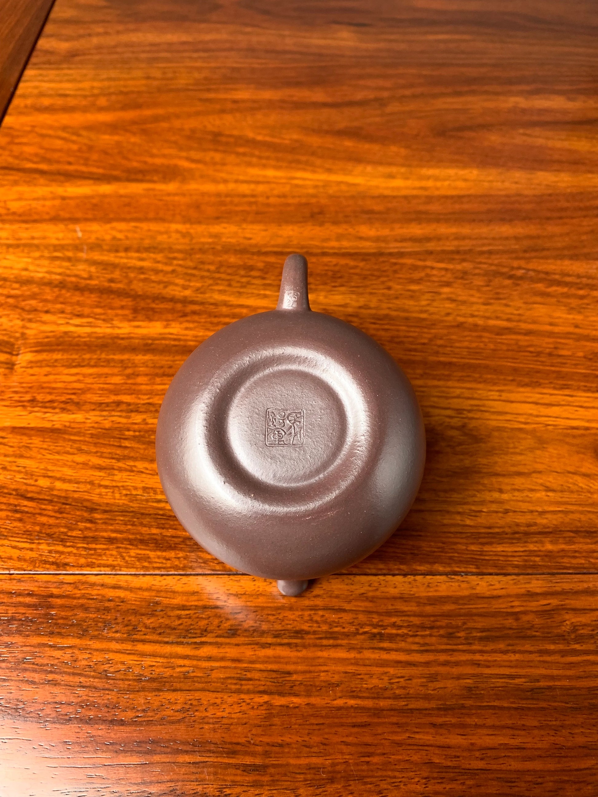 the teapot bottom of the zisha teapot named xishi