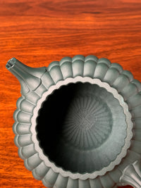A closer look at the mouth of the teapot Zisha Yun Bian