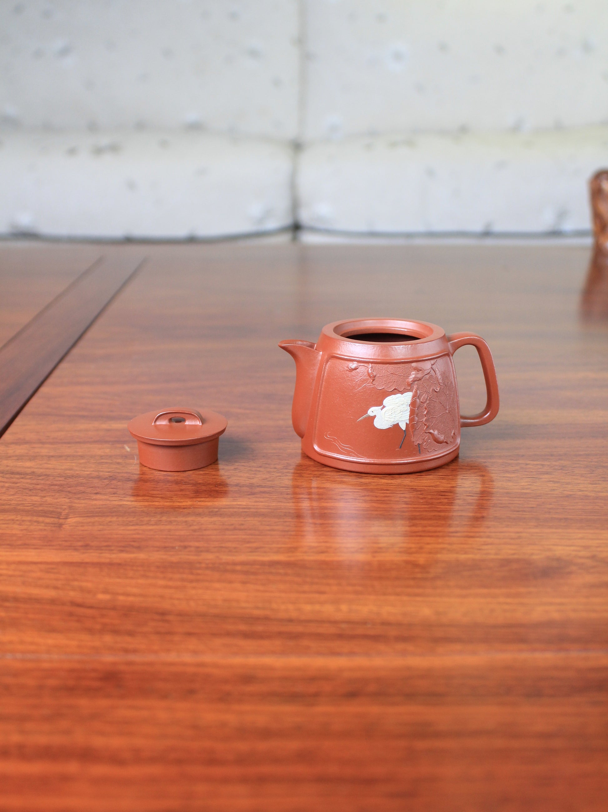 Details of the Vintage teapot handmade with yixing clay by teapot artist 