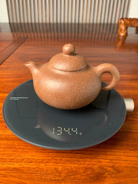 the weight of the zisha teapot is 134.4g