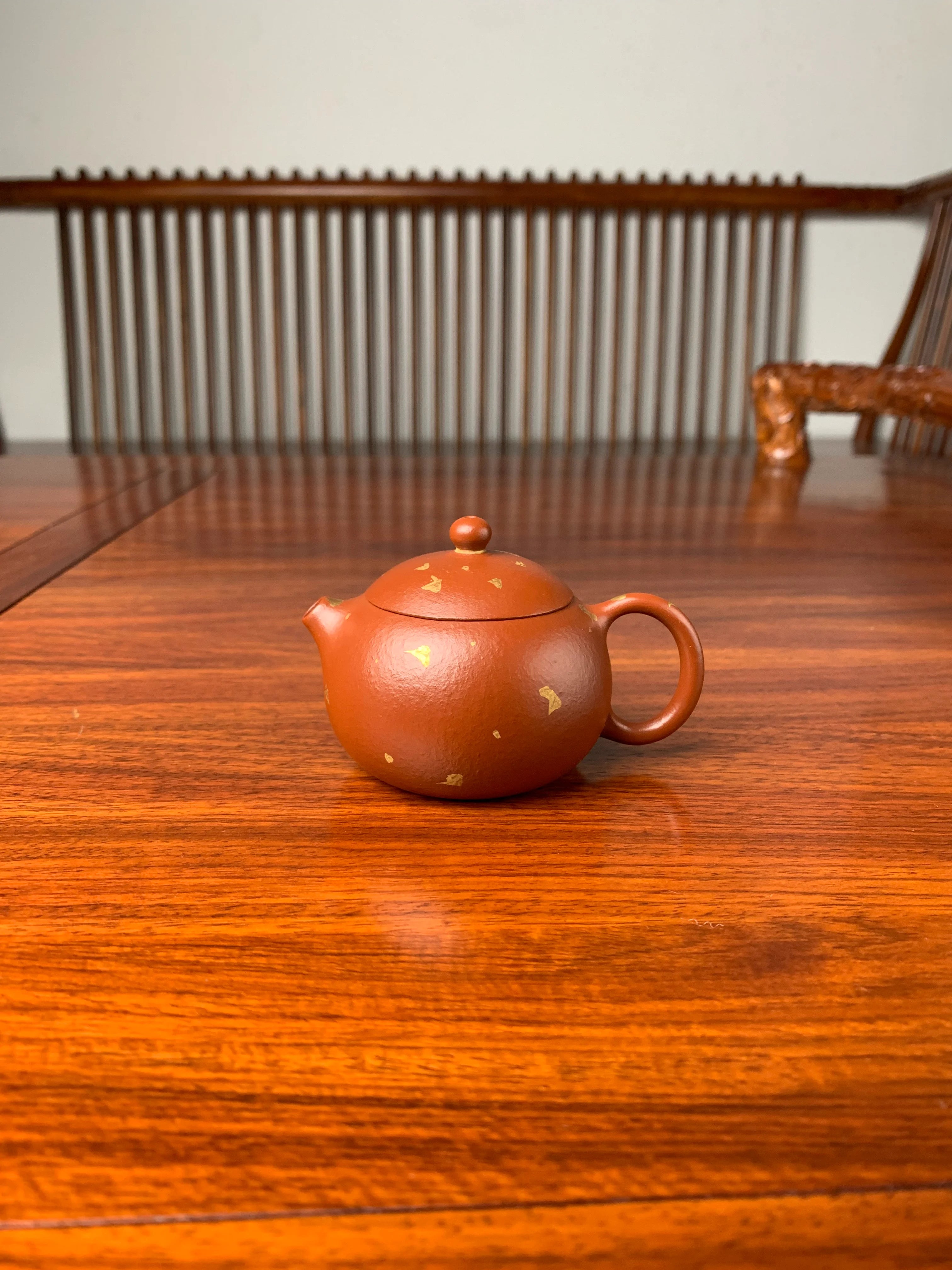 xishi yixing teapot on the table
