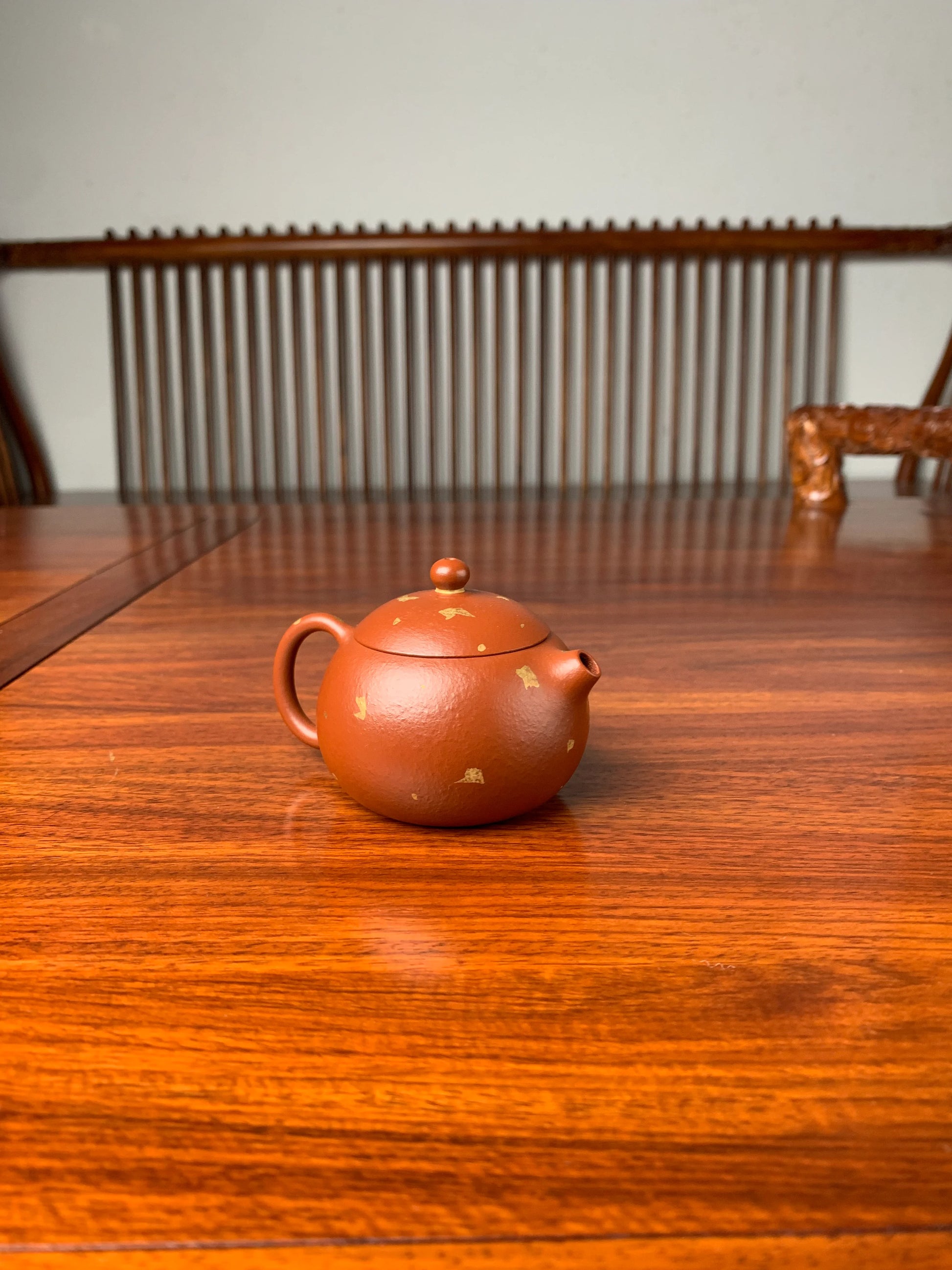 xishi yixing teapot on the table left view