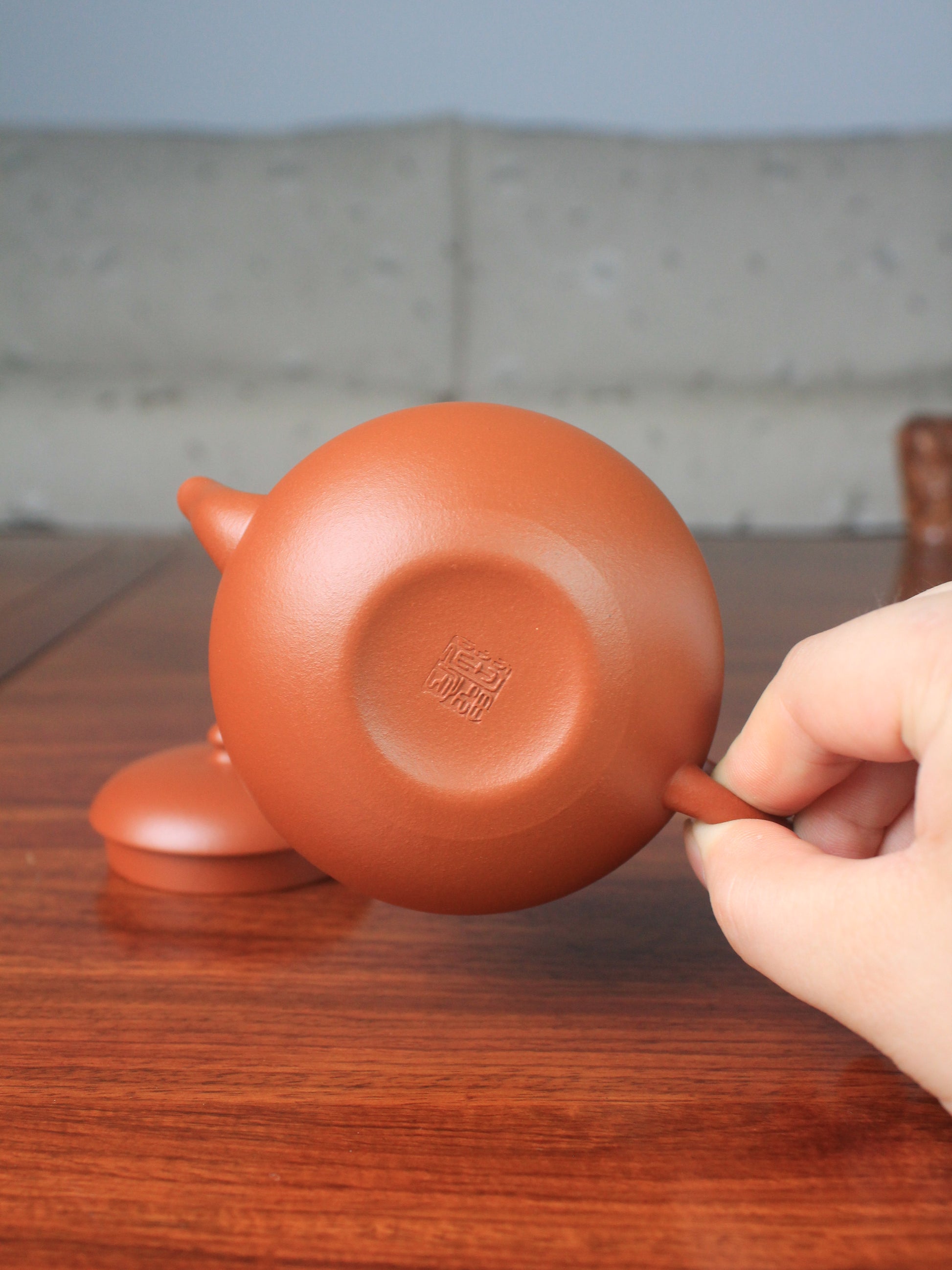 Bottom of the yi shing teapot 