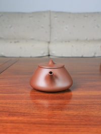 Spout of yi shing teapot shi piao handmade with yixing zisha