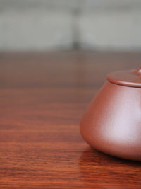 Details of yi shing teapot handmade with yixing zisha