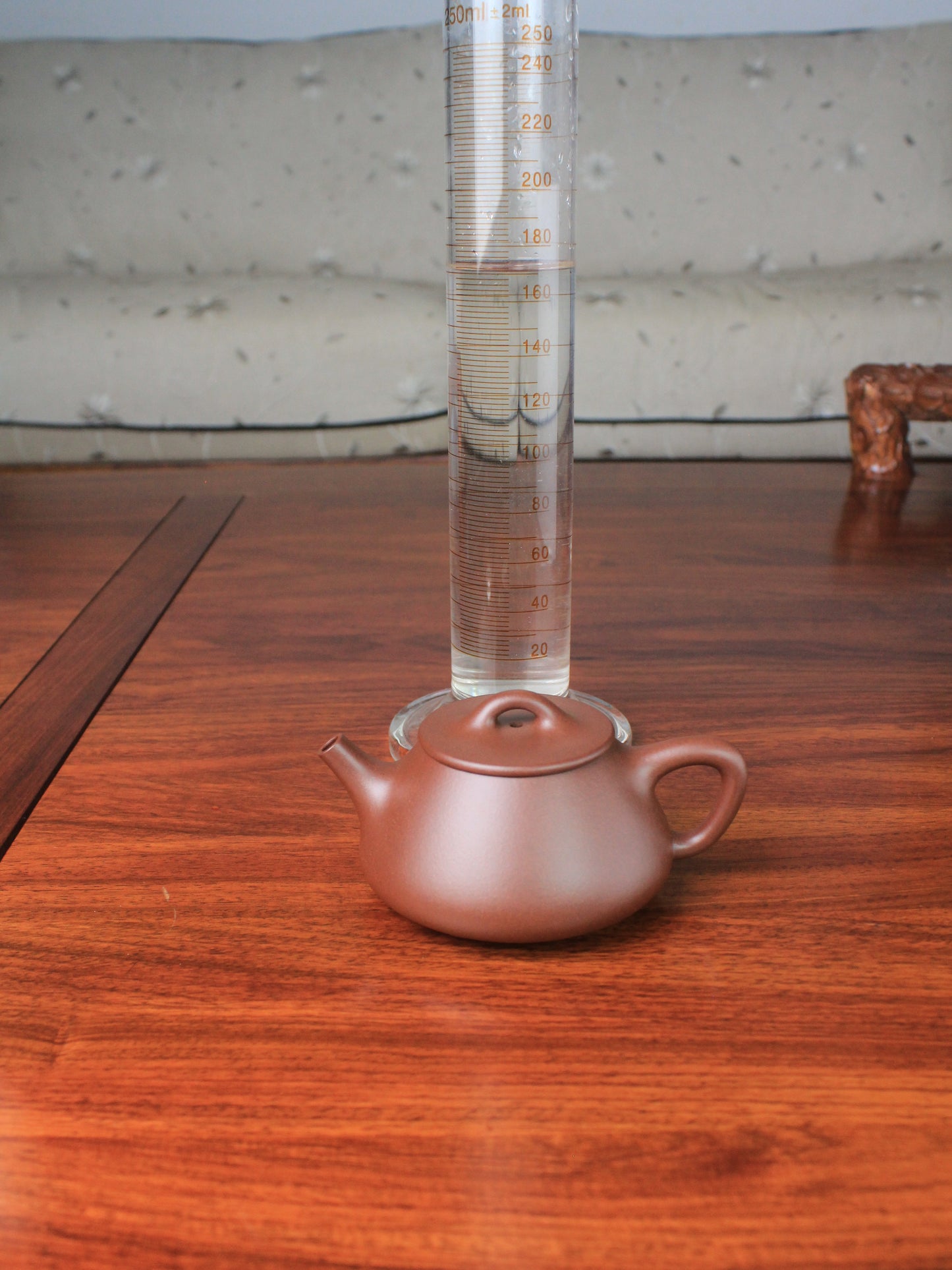 yi shing teapot size