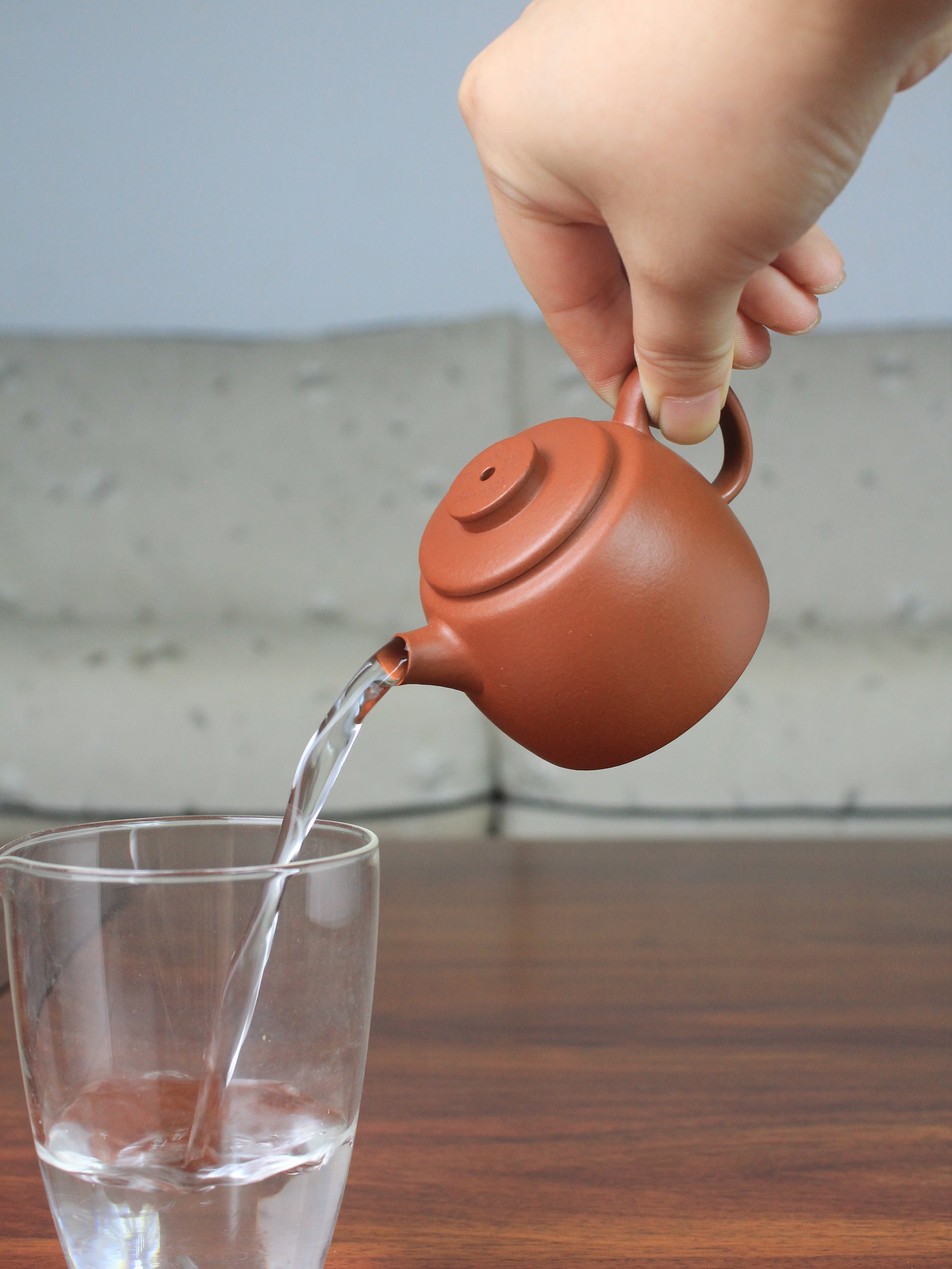 Perfect pour of yi shing teapot named de zhong handmade