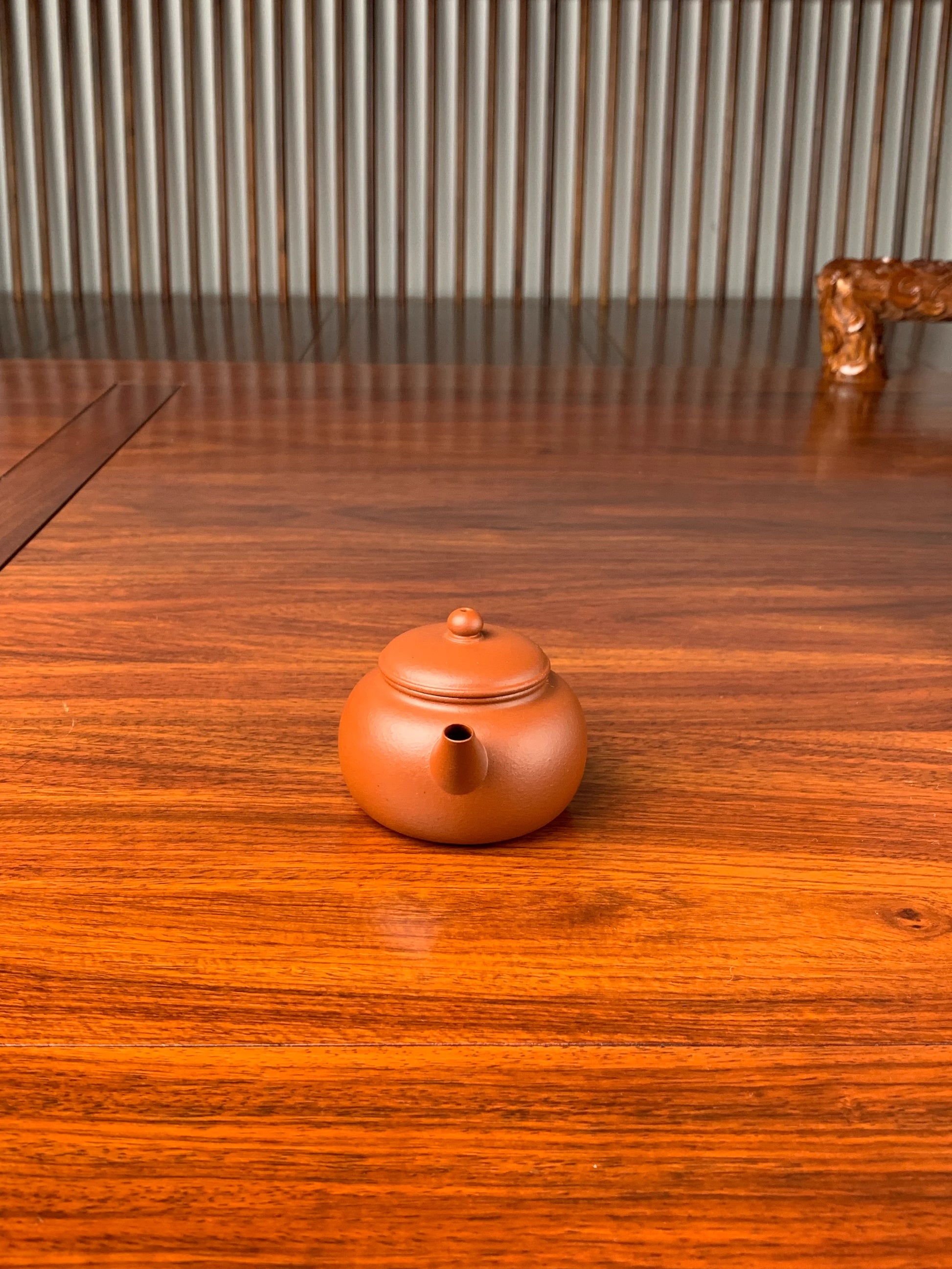 the front view of the yi shing teapot pao zun
