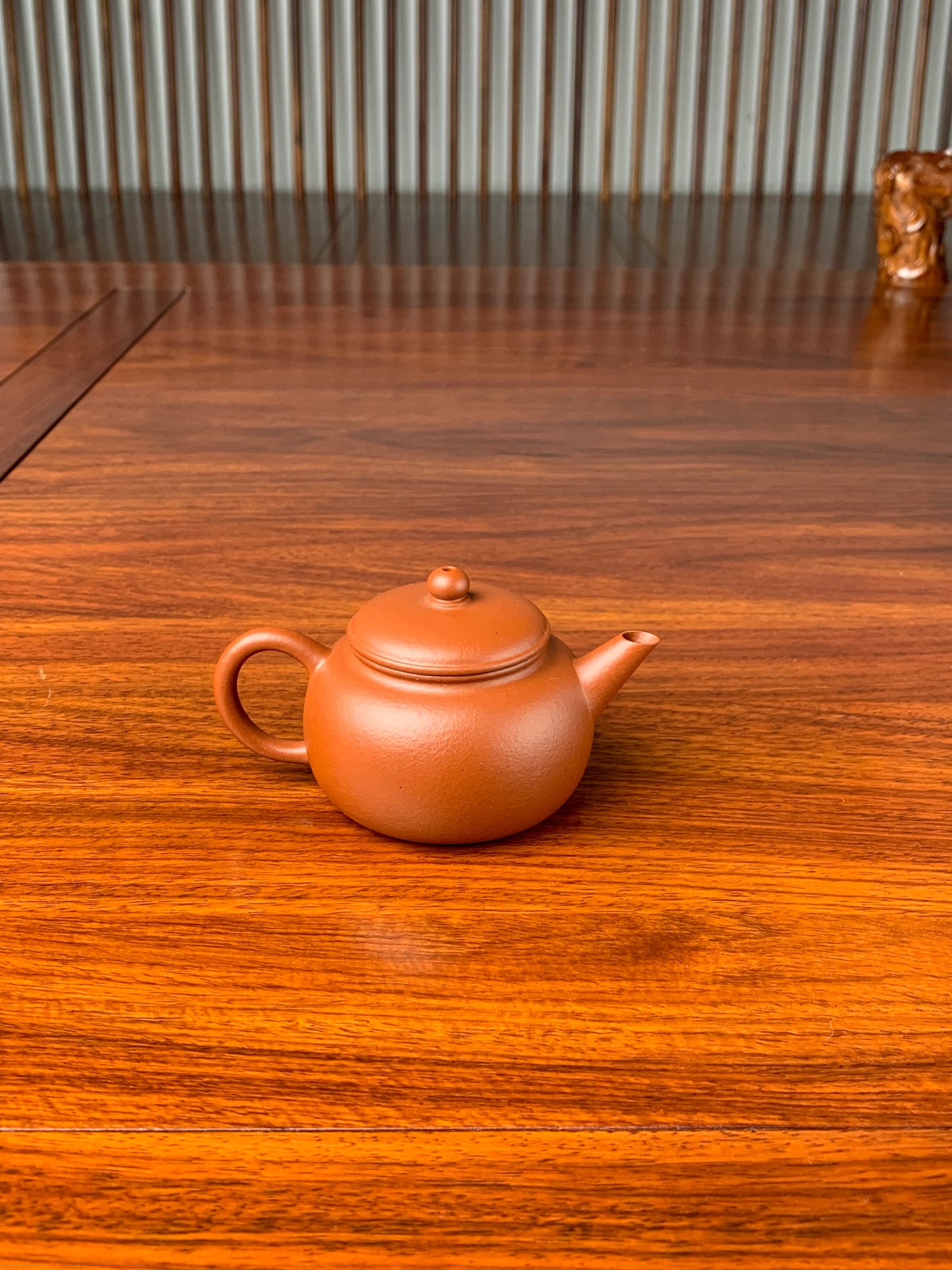 yi shing teapot pao zun right view