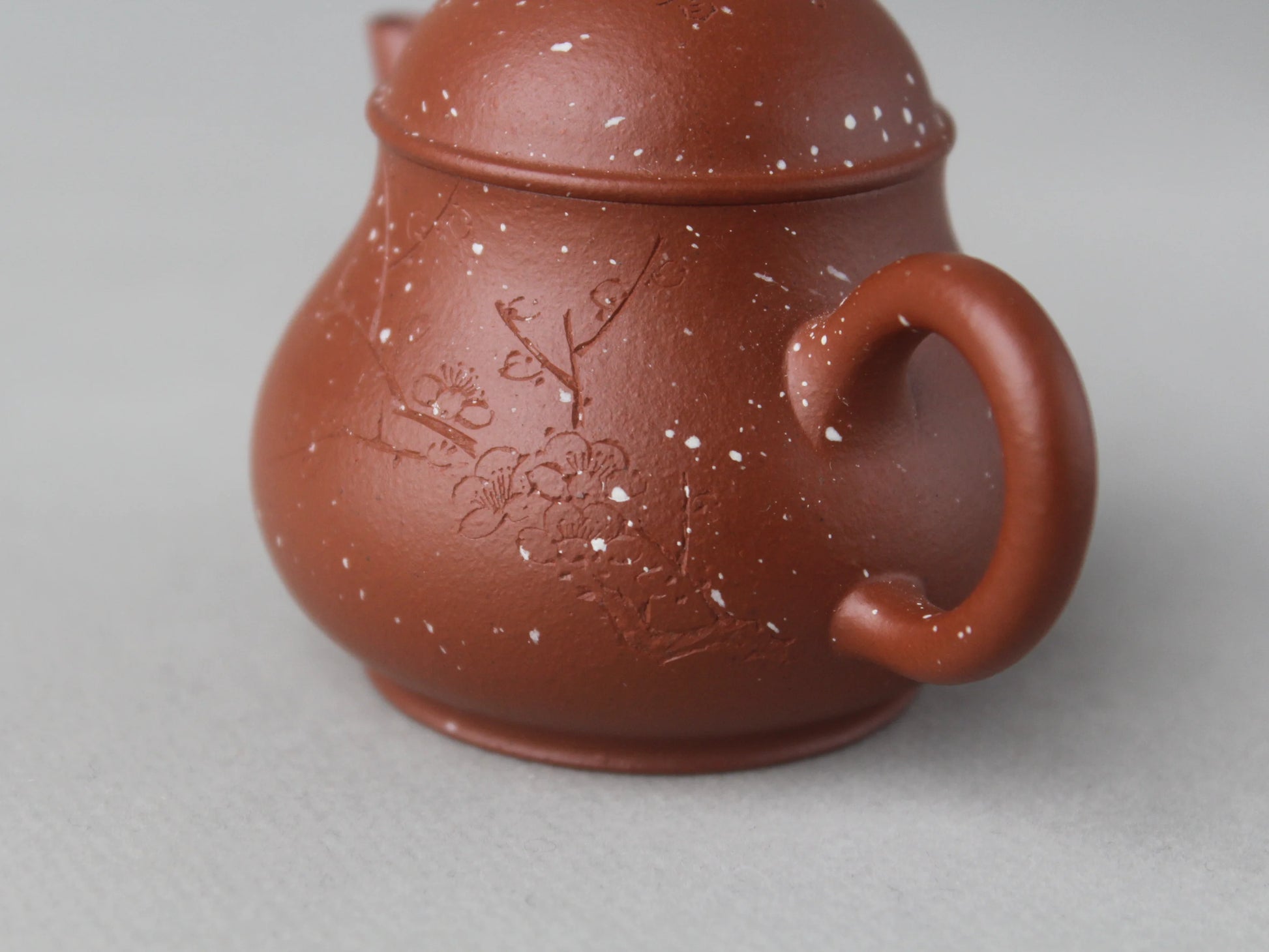 the pattern on the yi shing teapot