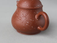 the pattern on the yi shing teapot