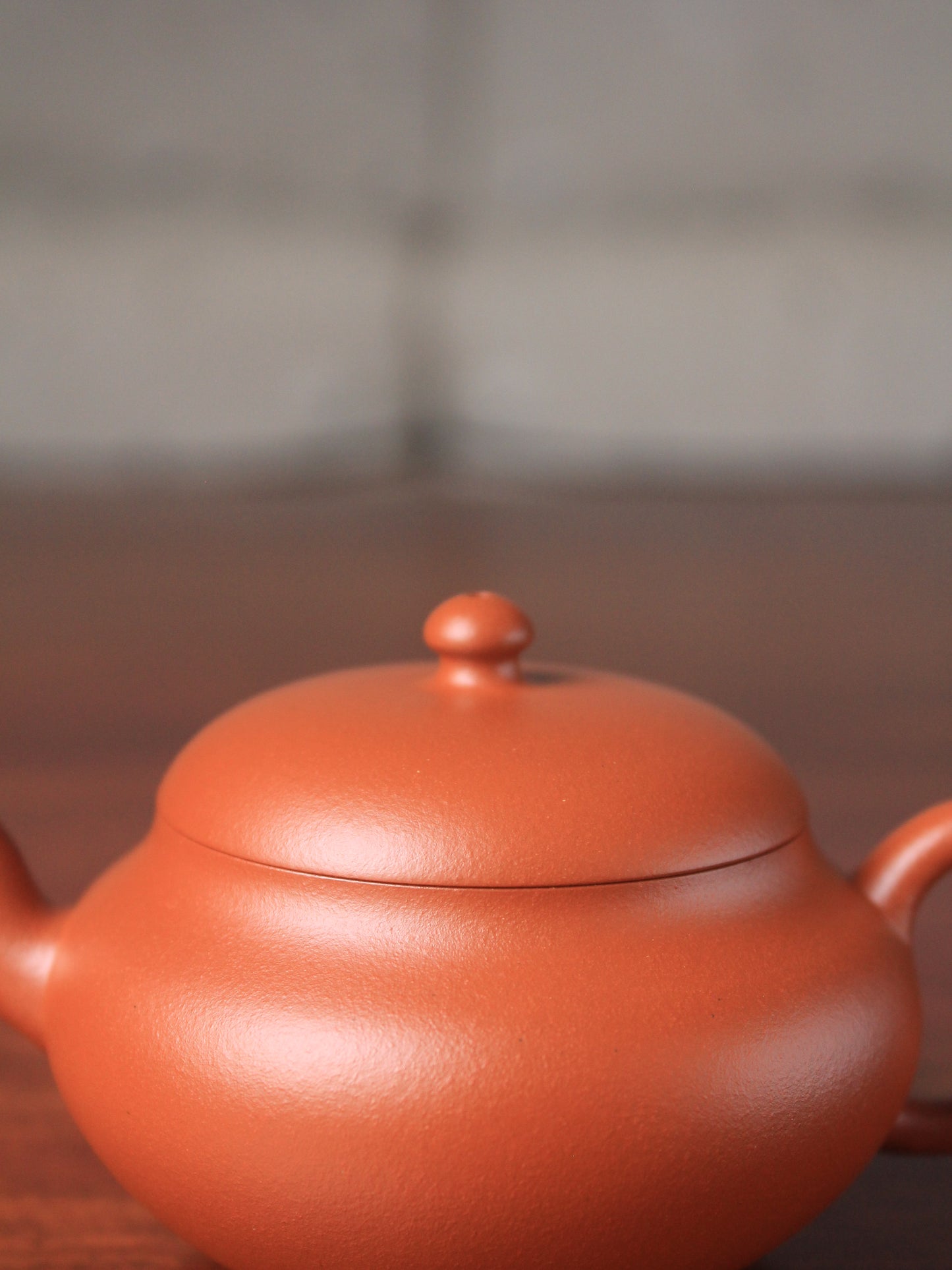 Lid details of the yi shing teapot