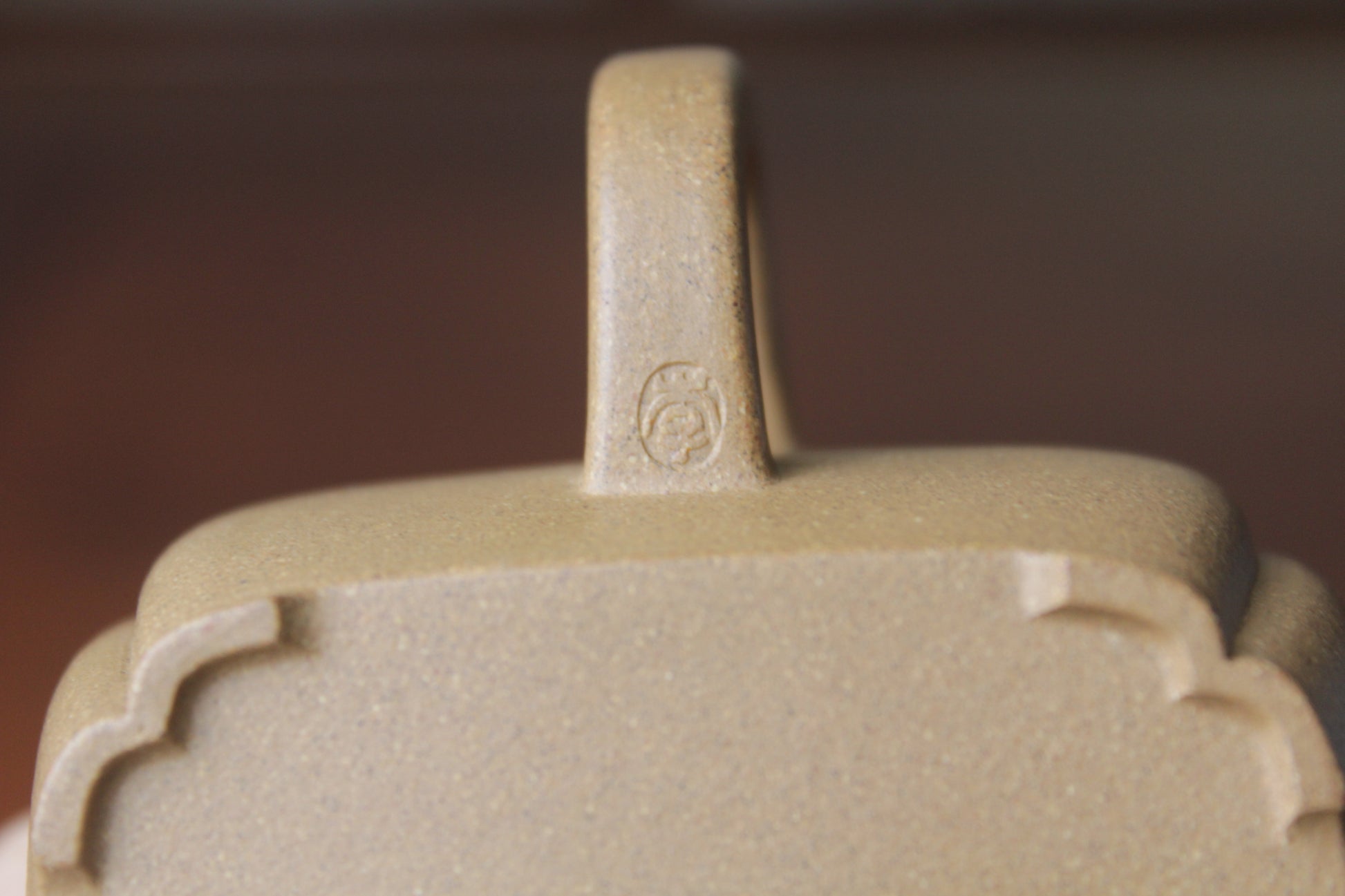 handle mark of the yi xing tea pot handmade with purple clay