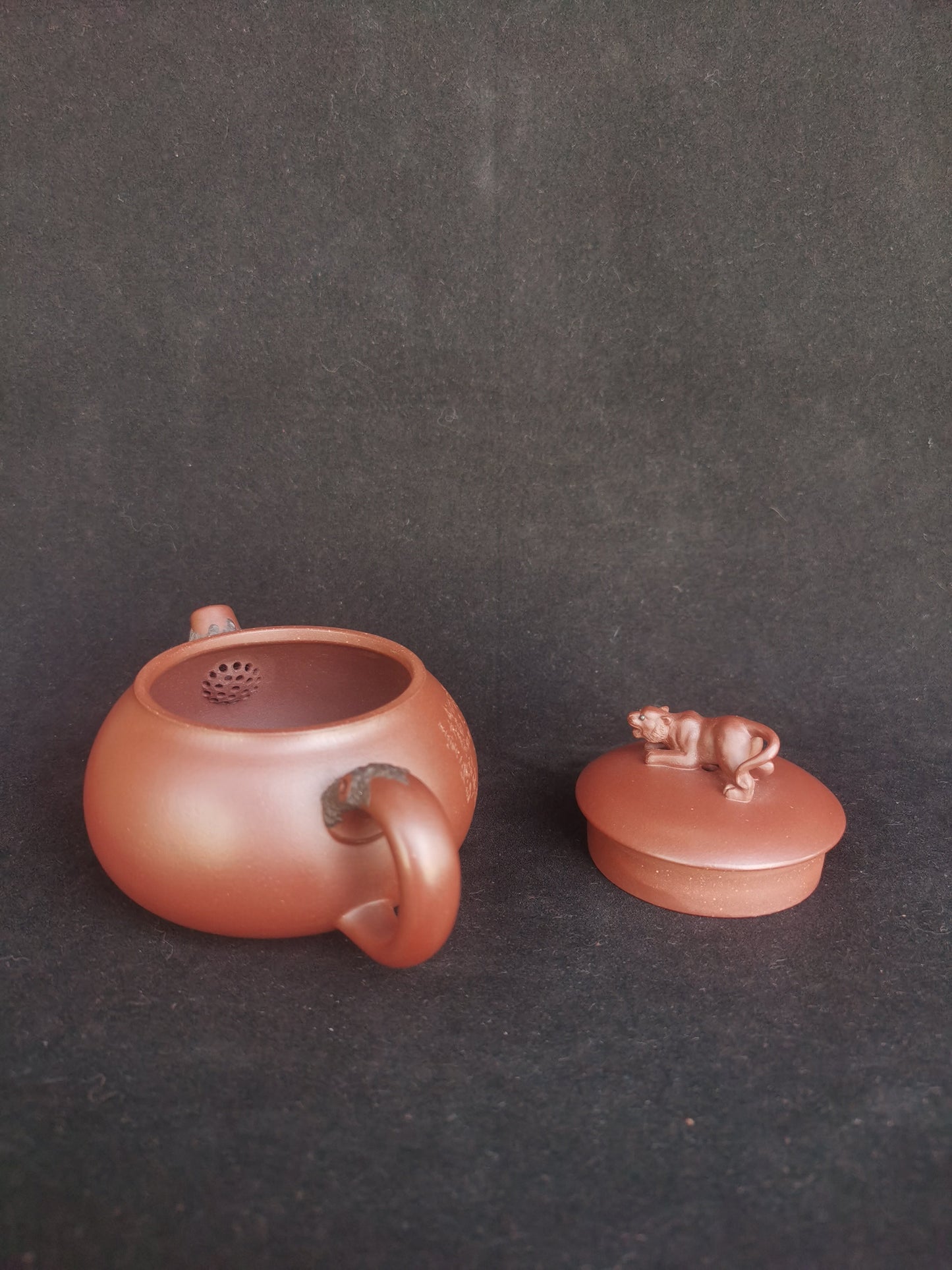 Yixing teapot leopard 200ml Gu Fa Lian ni (Most Archaic Clay Forming)DiCaoQing clay from HuangLongMine4 full handmade - SiYuTao Teapot