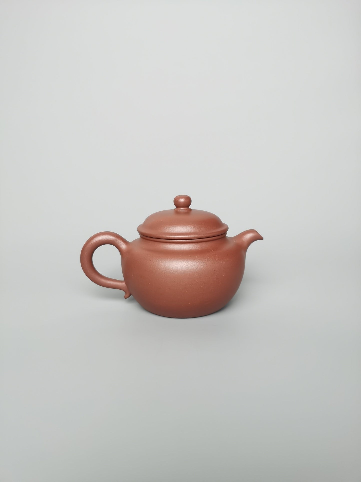 yixing teapot Lian zi 130ml Gu Fa Lian ni (Most Archaic Clay Forming) Di Cao Qing clay full handcrafted by famous artist Wei Ren - SiYuTao Teapot