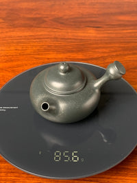 the weight of the yixing clay teapot is 85.6g