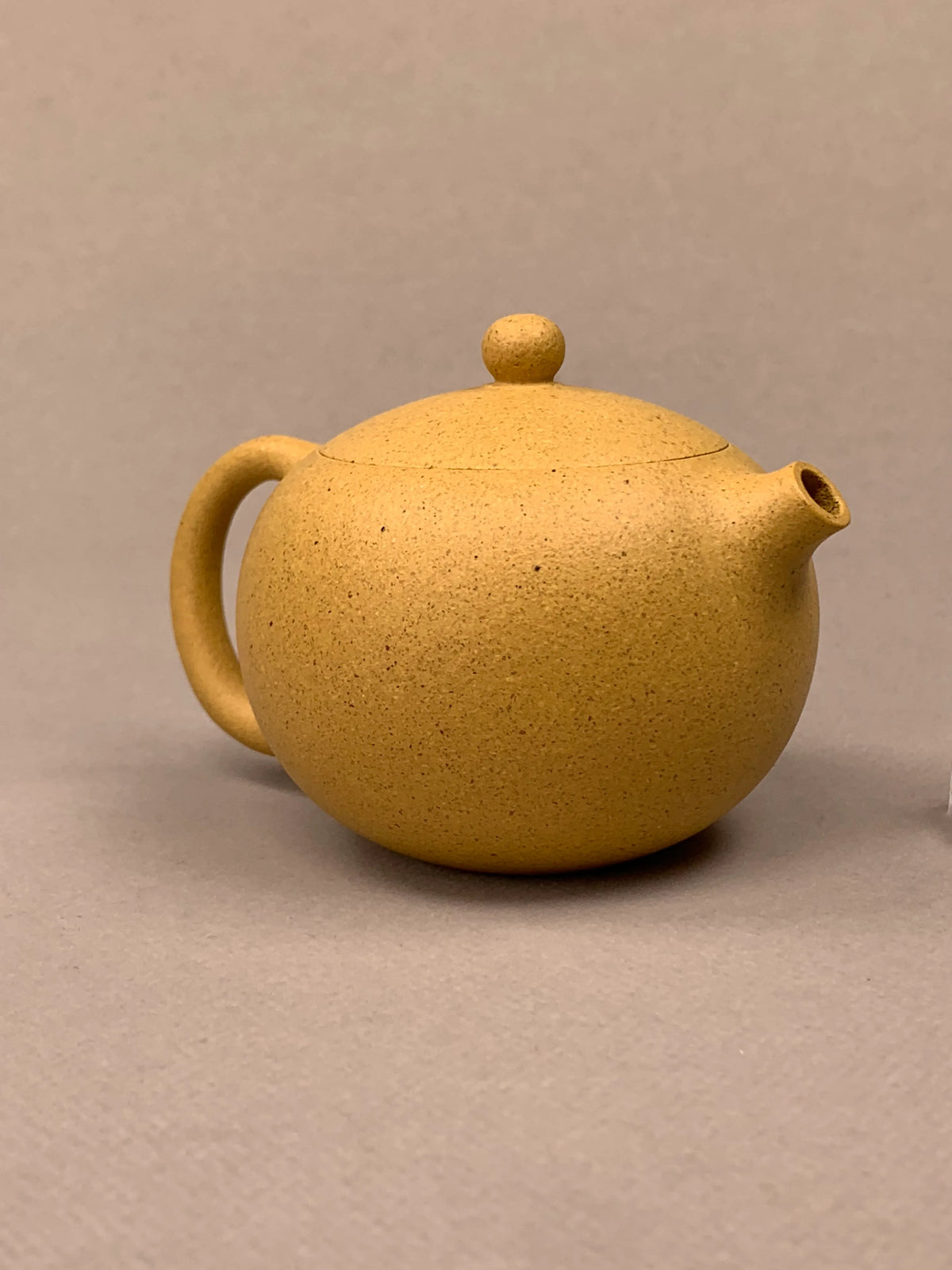 yixing tea pots xi shi on the table left view