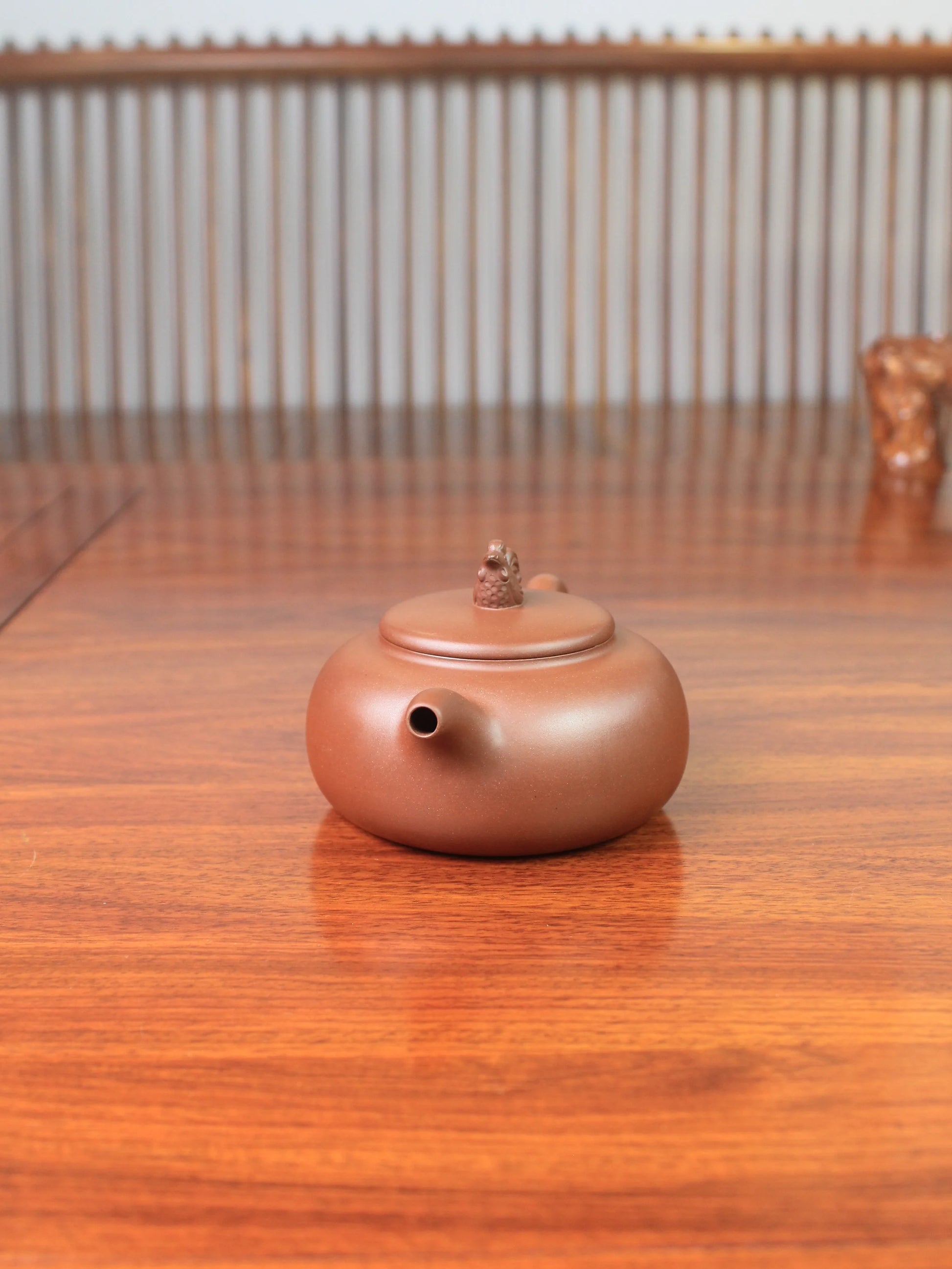 this a yixing zisha teapot handmade by teapot artist lai xiaohong