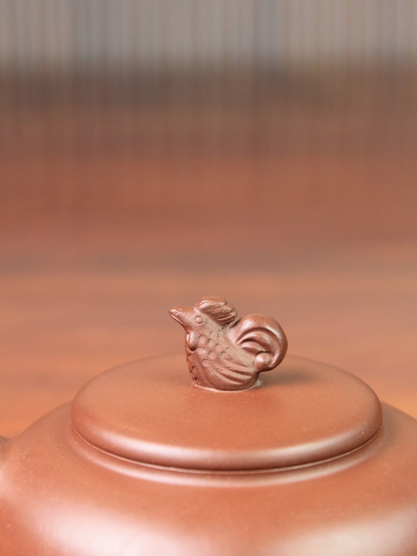 the cute chicken konb on the teapot lid