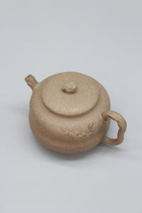 Artistic Yixing teapot details 3